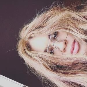 Meet your Posher, Daniela